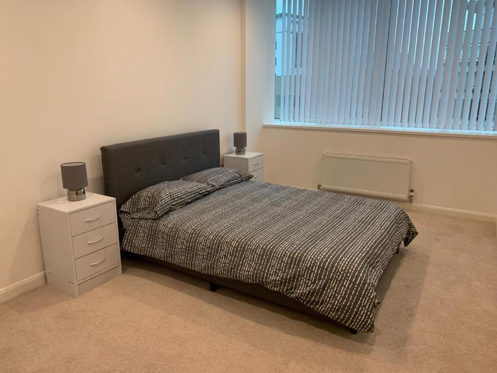 Modern 2 Bed 2 Bath Apartment In Central Croydon! Exterior foto